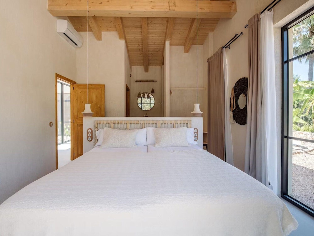 Lavish Villa With Private Pool