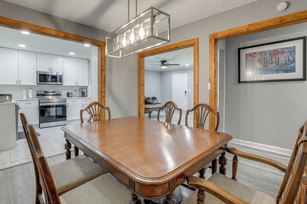 Modern Home w/ Yard Near ATL Attractions!