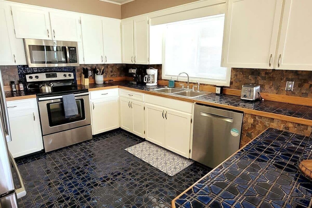 Madre Azul Bay House 3 Bedroom Home
