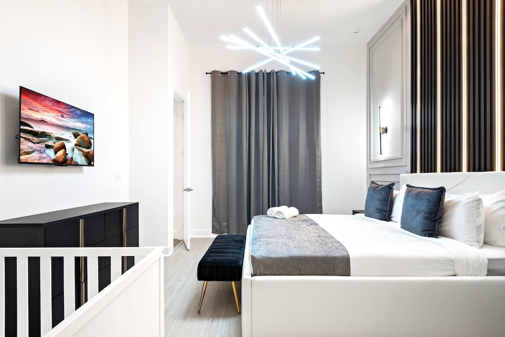 Themed Kids' Rooms, Pool & Game Loft Near Disney
