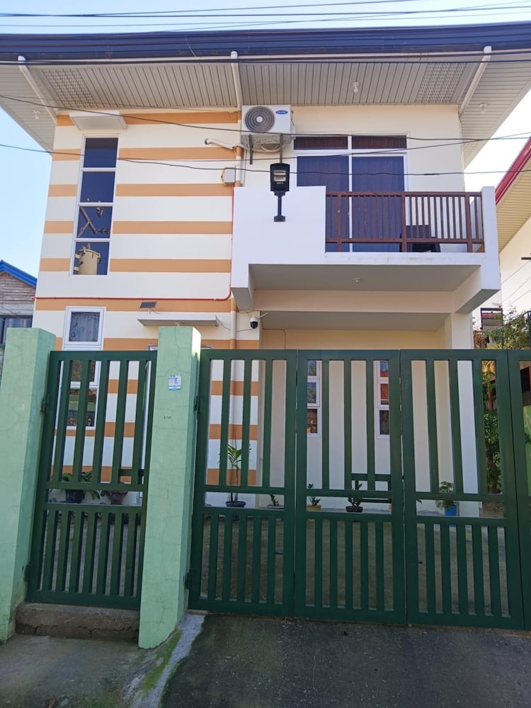 Room-aremen Transient, the no Hassle and