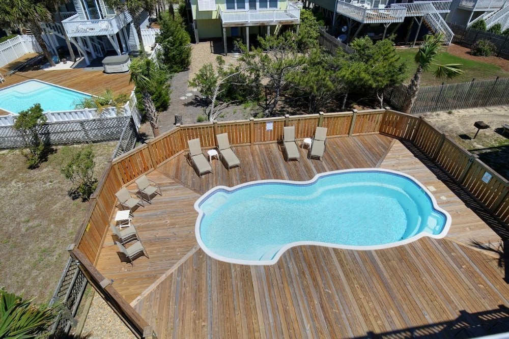 Absolute Paradise 5 Bedroom Home by RedAwning