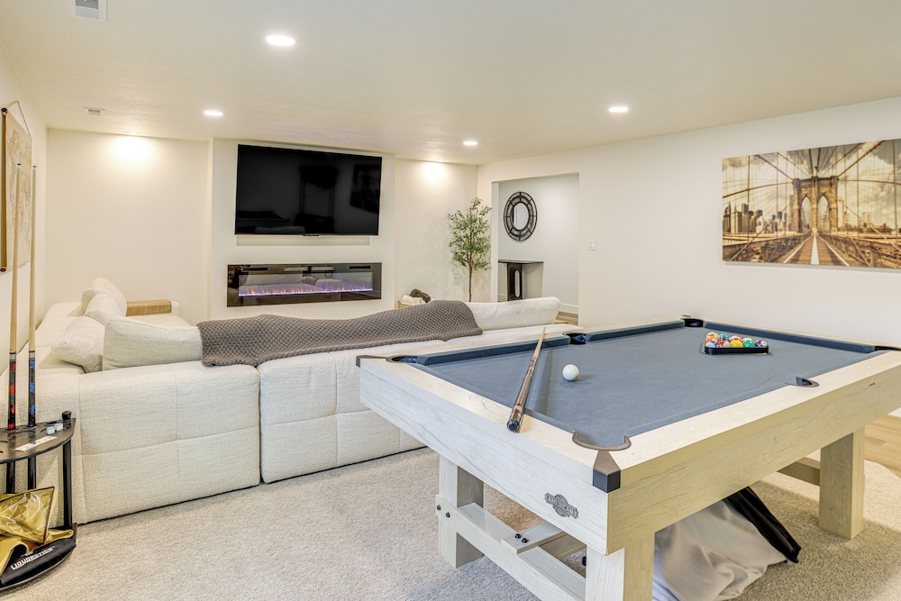 Pool Table & Putting Green! Scenic Ogden Escape