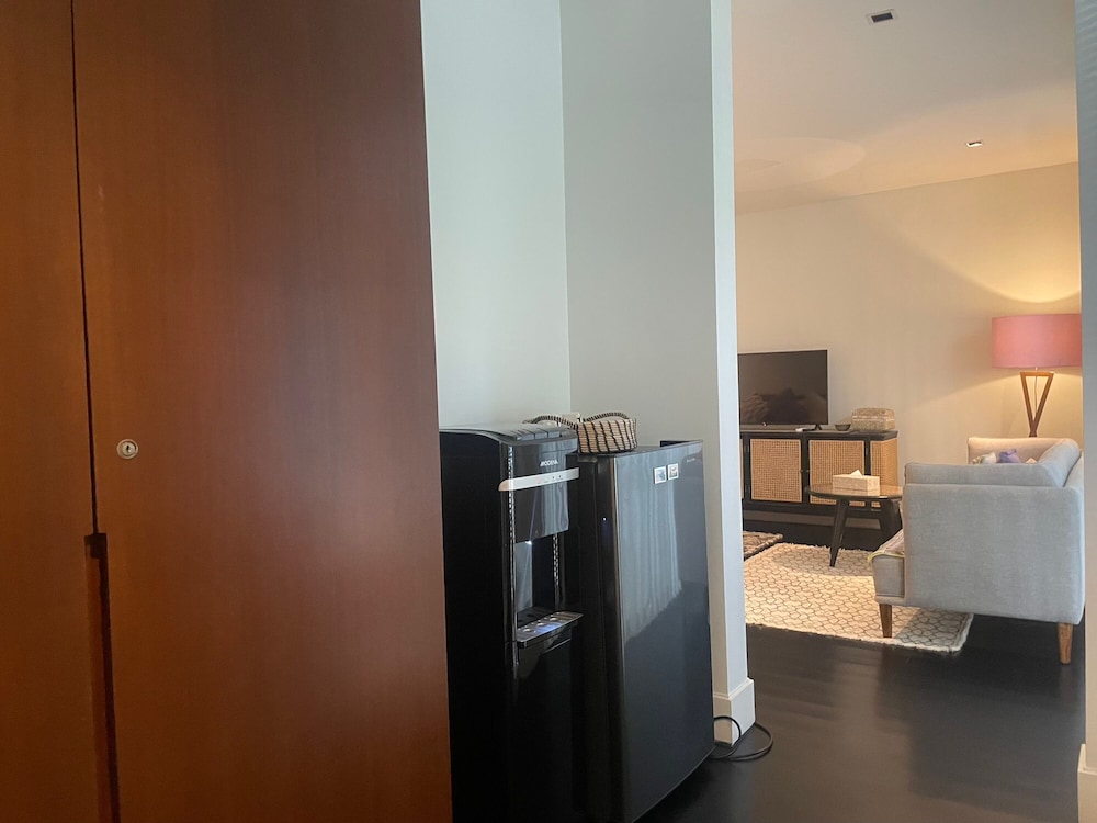 Martini Suites & Villa