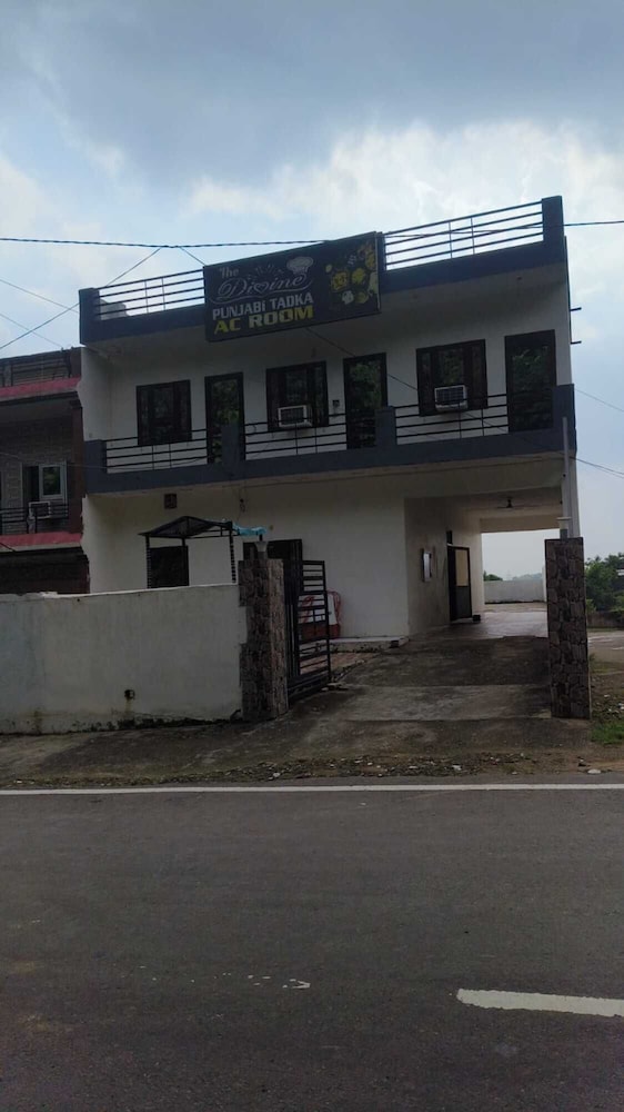 Hotel The Divine Punjabi Tadka