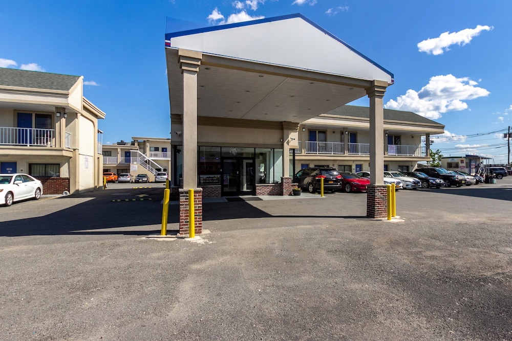 Motel 6 Elizabeth, NJ - Newark Liberty Intl Airport view 4