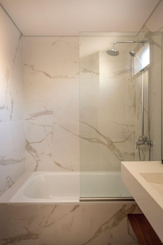 Local Stunning Gem in heart Palermo P6C