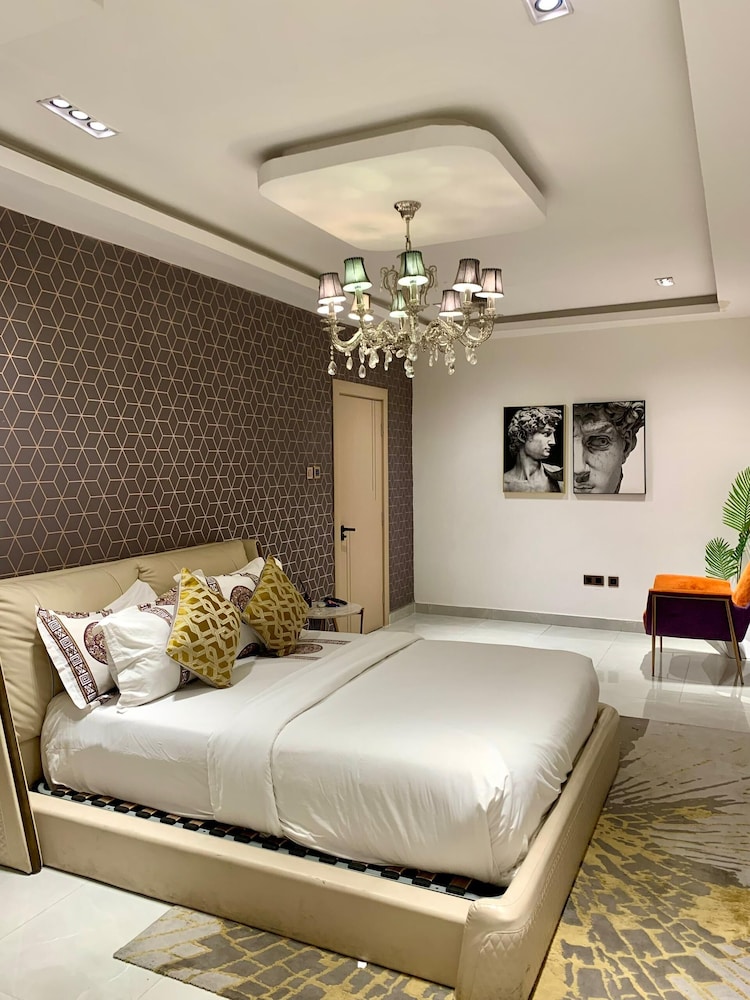 Sujimoto Serviced Apartments