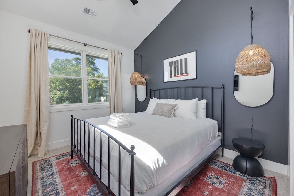 Elevate - Modern Luxury - Stunning City Views