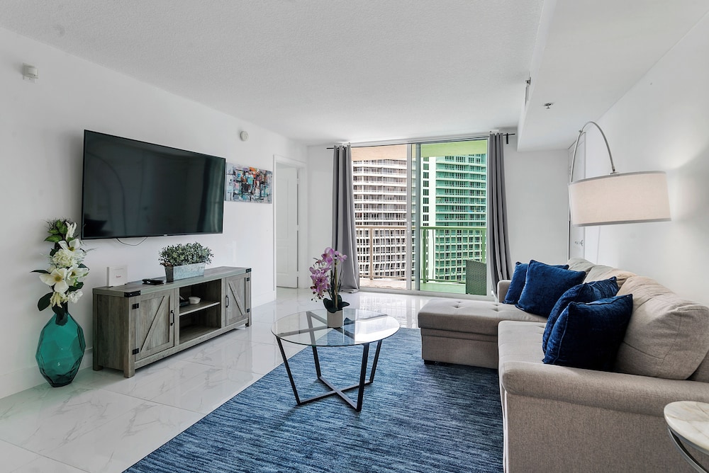 Brickell High-Floor Luxury Condo