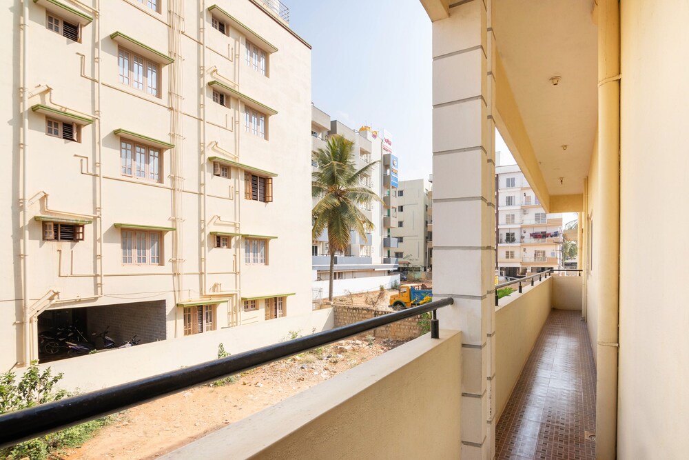 OYO 22900 Sri Sai Suites view 4