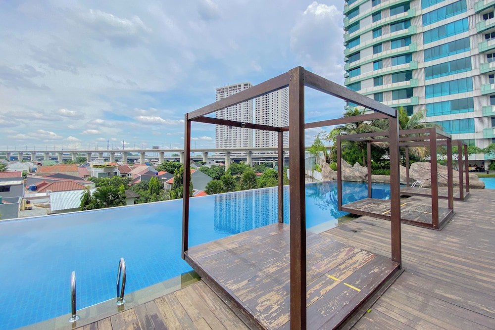 Nice And Elegant 2Br At Grand Kamala Lagoon Apartment