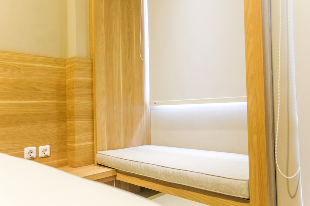 Cozy and Comfortable Studio (No Kitchen) Apartment at Mustika Golf Residence view 3