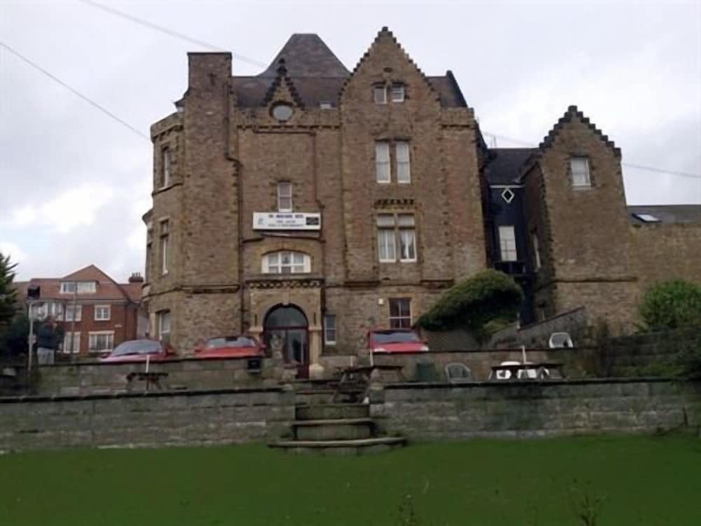 The Highlands Inn