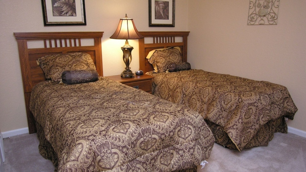 Windsor Hills Resort 6 Bedroom Home with Water Views 6 Home