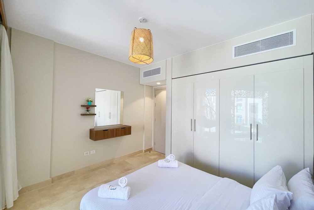 Xuru Stays I Homestyle 3BR Penthouse Pool & Beach View