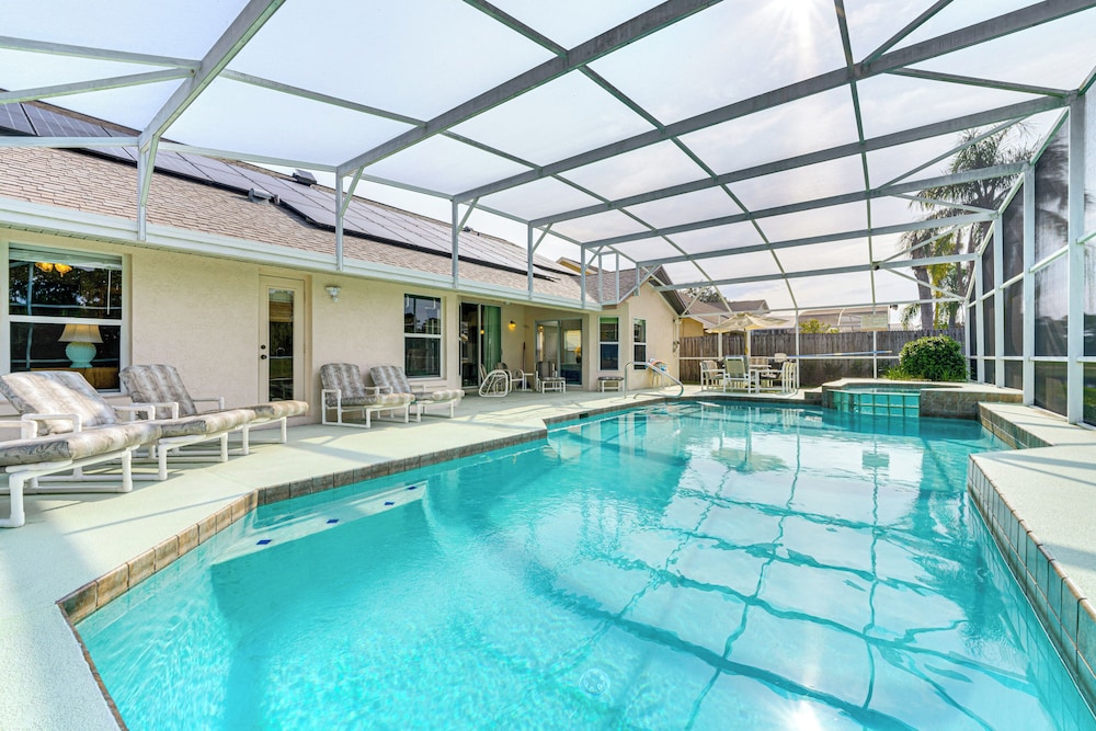 12 Mi to Disney: Secluded Family Home w/ Pool