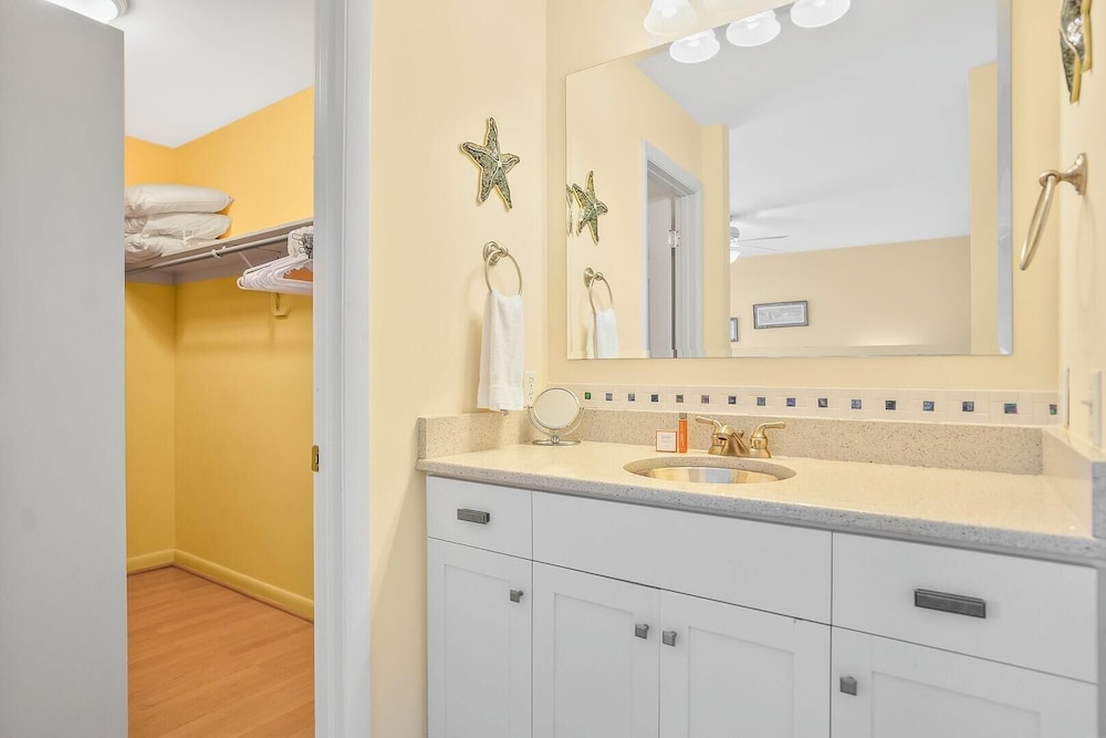 Beautifully Maintained 3-bed, 3-bath Home Offers Comfort & Privacy