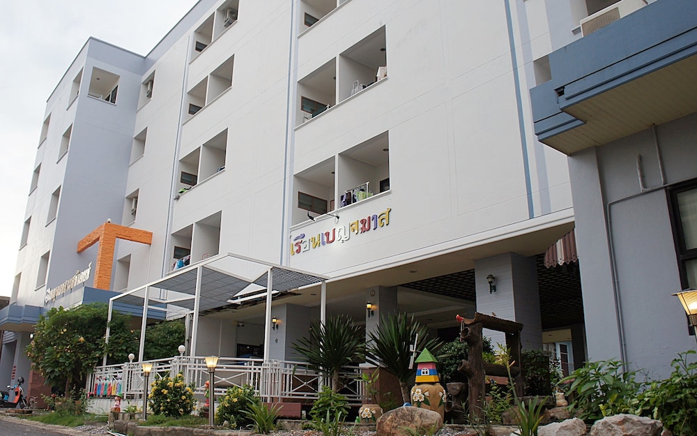 Benjamart Residence