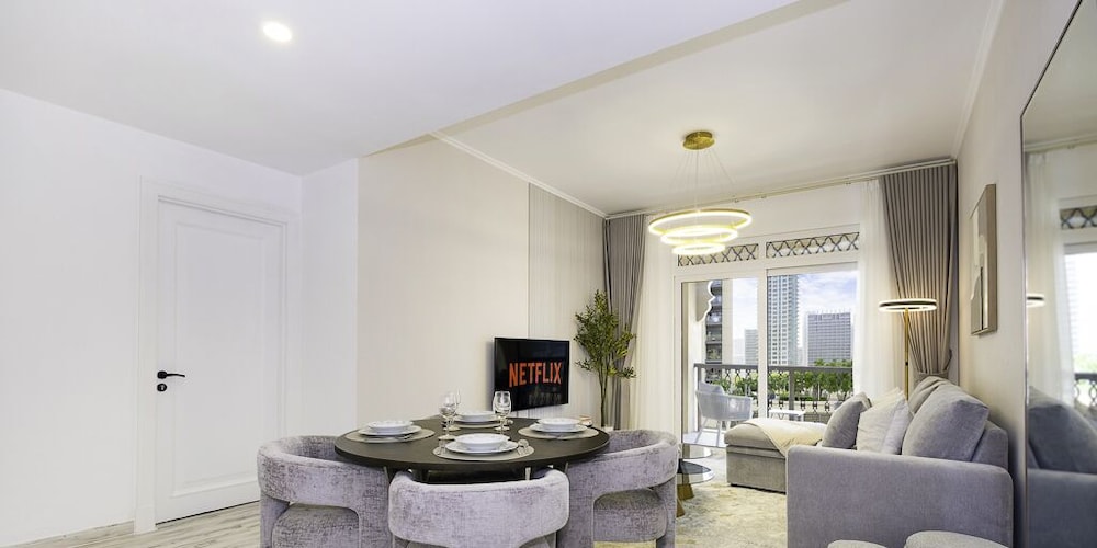 LUX  Modern Residence across Dubai Mall