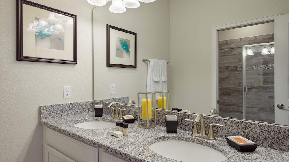 Championsgate Resort 6 Bedroom Private Pool Home with Theater 6 Home
