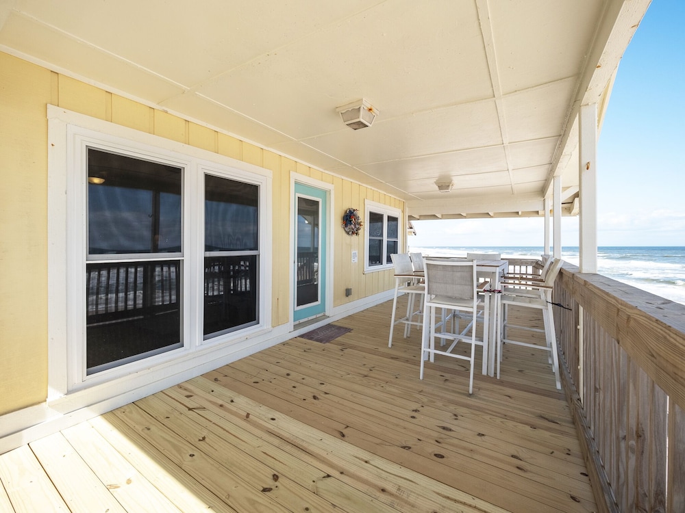 Cozy Cottage by Distinctive Beach Rentals view 3