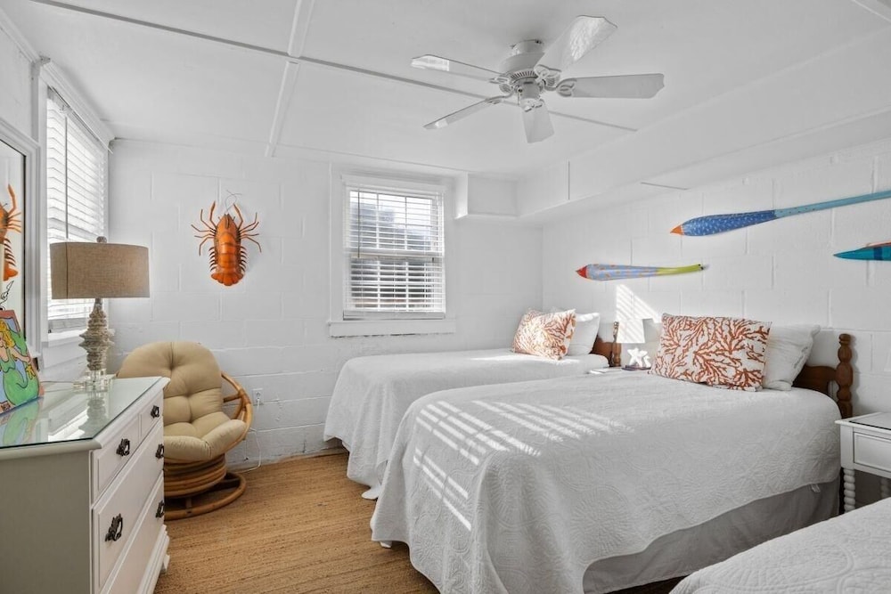 Sunset Shores 5 Bedroom Home
