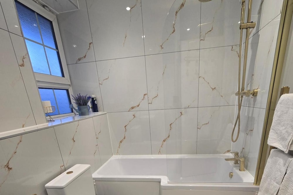 1BR Sleeps6 Elizabethline Ws98