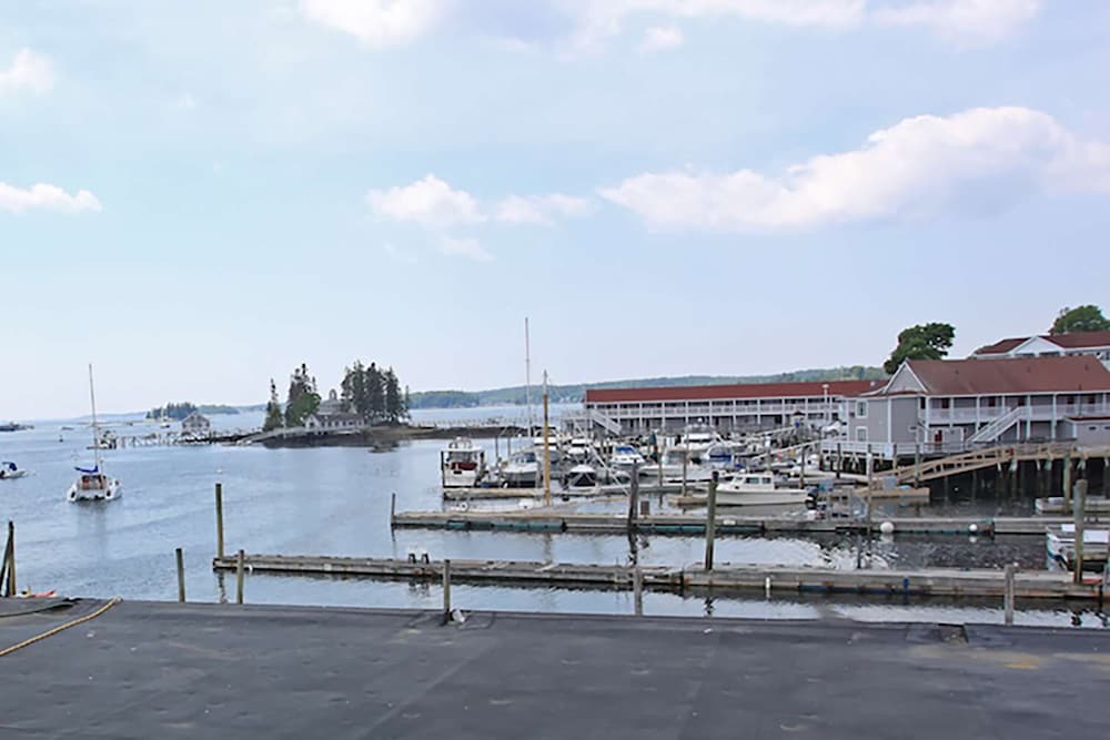 Fishermans Wharf Inn