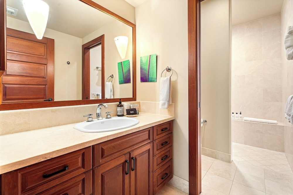 Family-friendly & Romantic Getaway - Beach Club Access- Vrkcv
