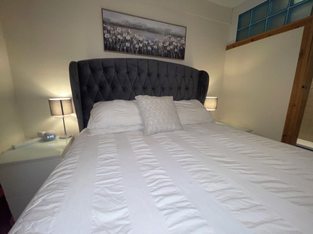 Zip Cottage Sleeps 2-3 Climb Snowdon zip World view 3