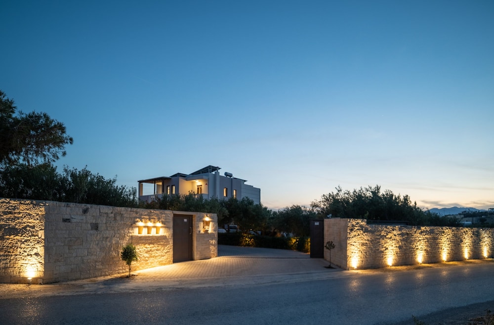 Villa Zoe - With 72m Pool