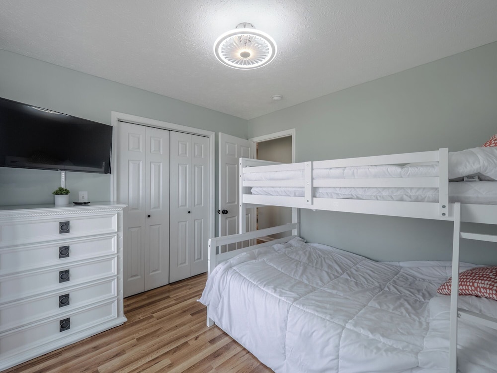 Skipper's Hideout by Topsail Realty