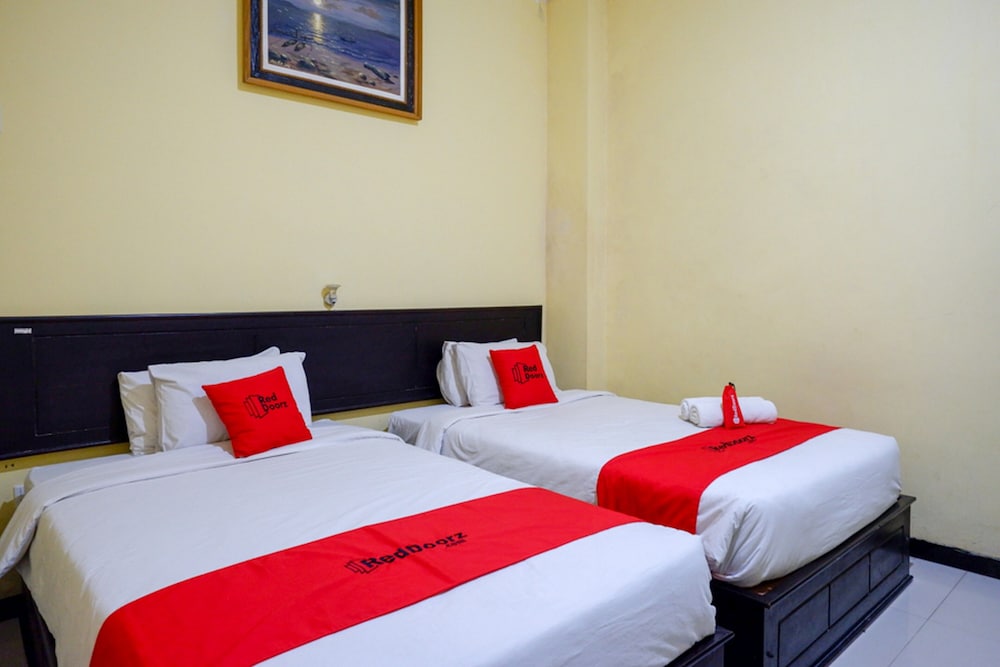 RedDoorz near Citraland Waterpark Kendari view 4
