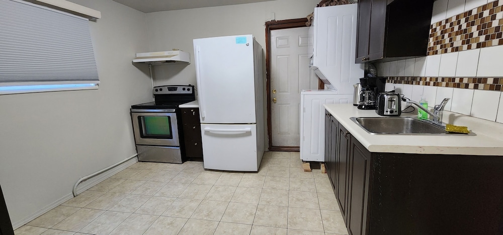 Chesskings Car Rental Guest House