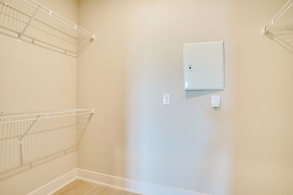 Commute to Fort Worth: Newly Built Apt w/ Pool