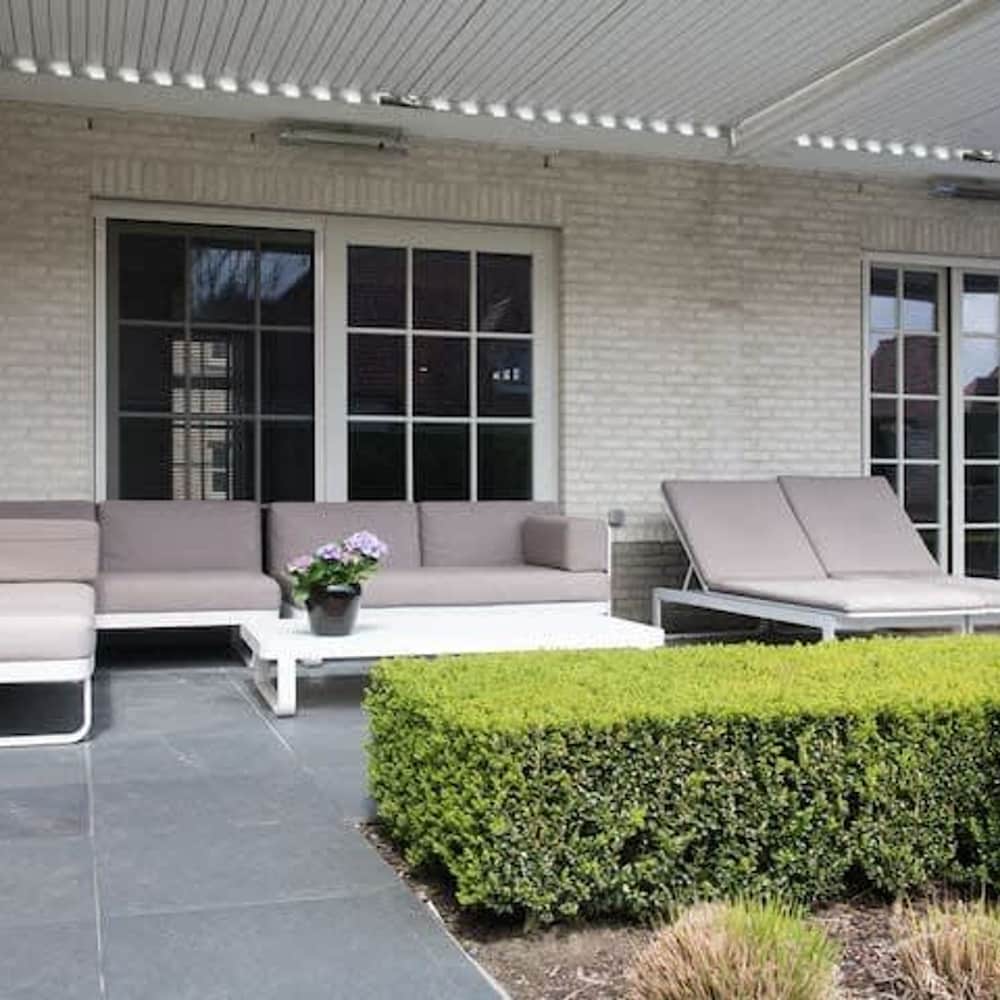 Huswell - Fabulous House for 8 People With Sunny Garden