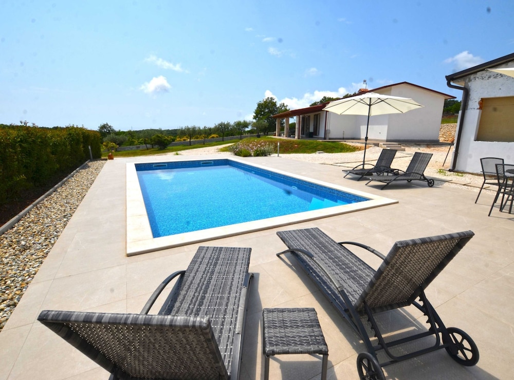 Picturesque Paradise Holiday Home With Pool