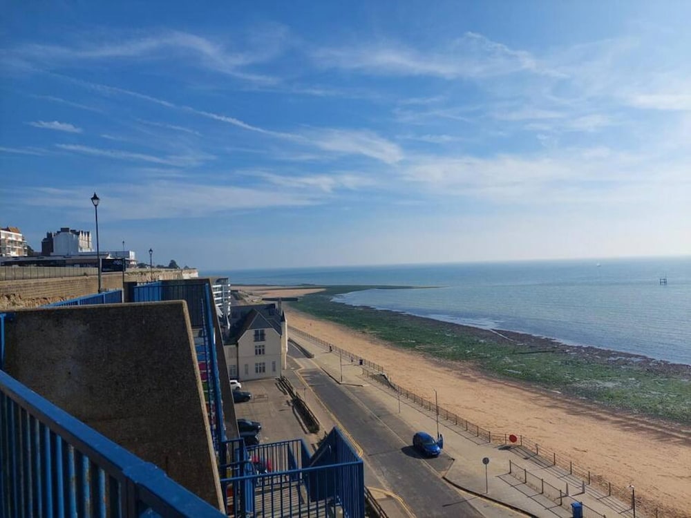 Ramsgate Vacations - Host Stay Victoria Gardens - Property Image 3