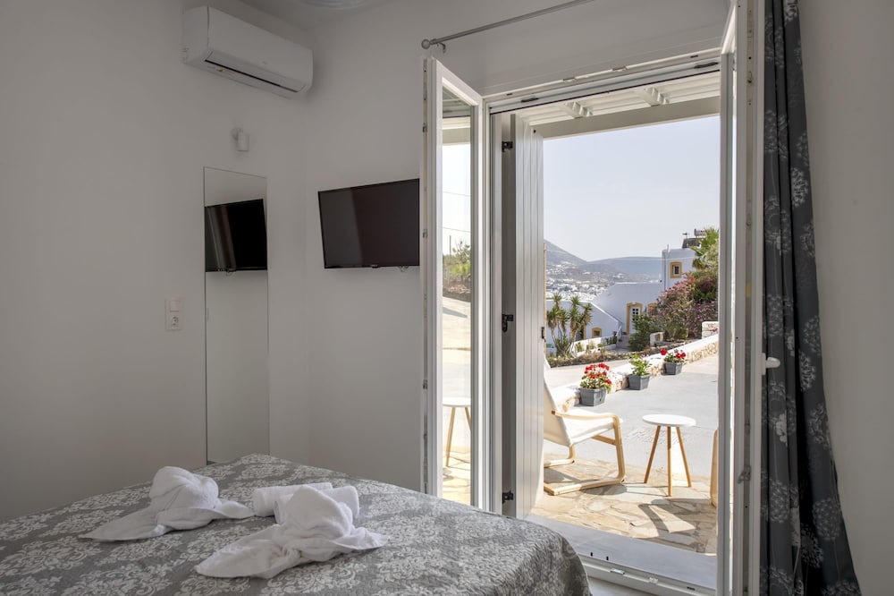 Parikia s Sunlight 2bedroom House
