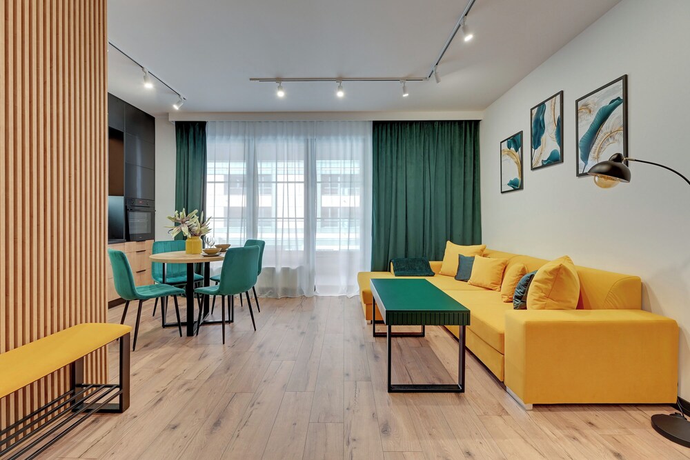 Doki Living - Foodhall & Parking by Downtown Apartments