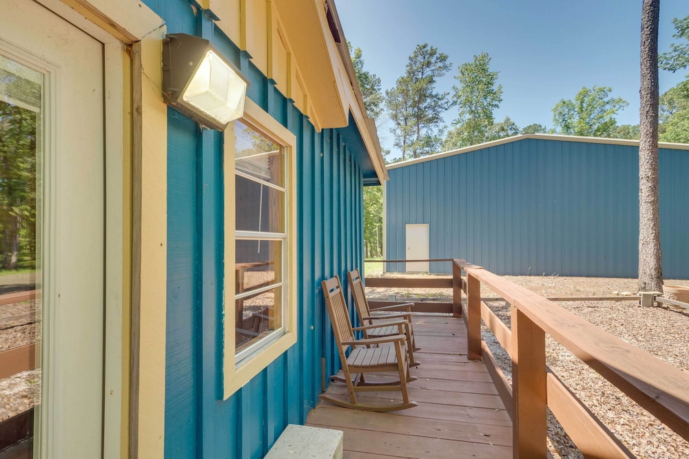 Quiet Hemphill Cabin Retreat Near Toledo Bend Lake view 2