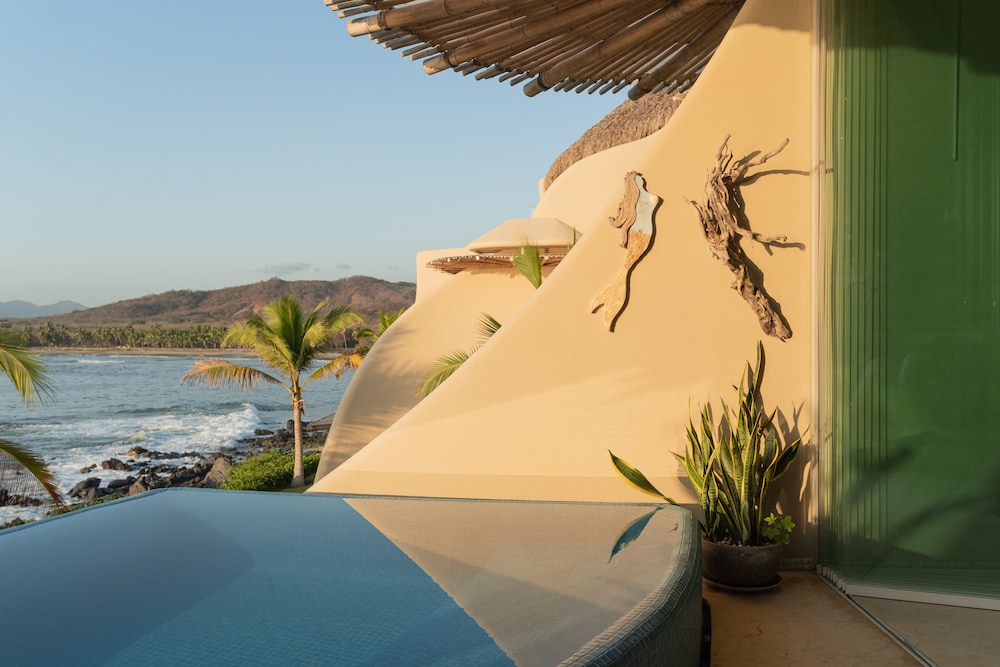 Punta Majahua Condos