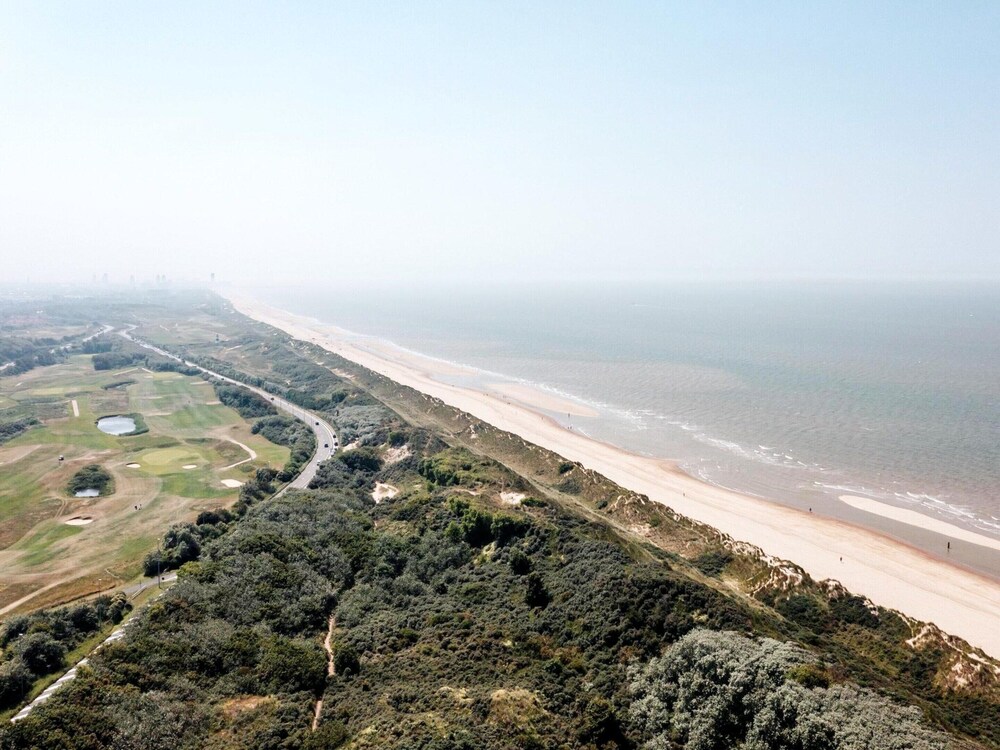 Apartment in Wenduine With Sea Views