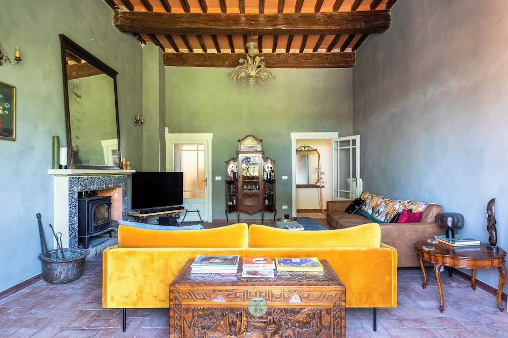Tuscany - Townhouse - Sleeps 18 - Garden Near Lake