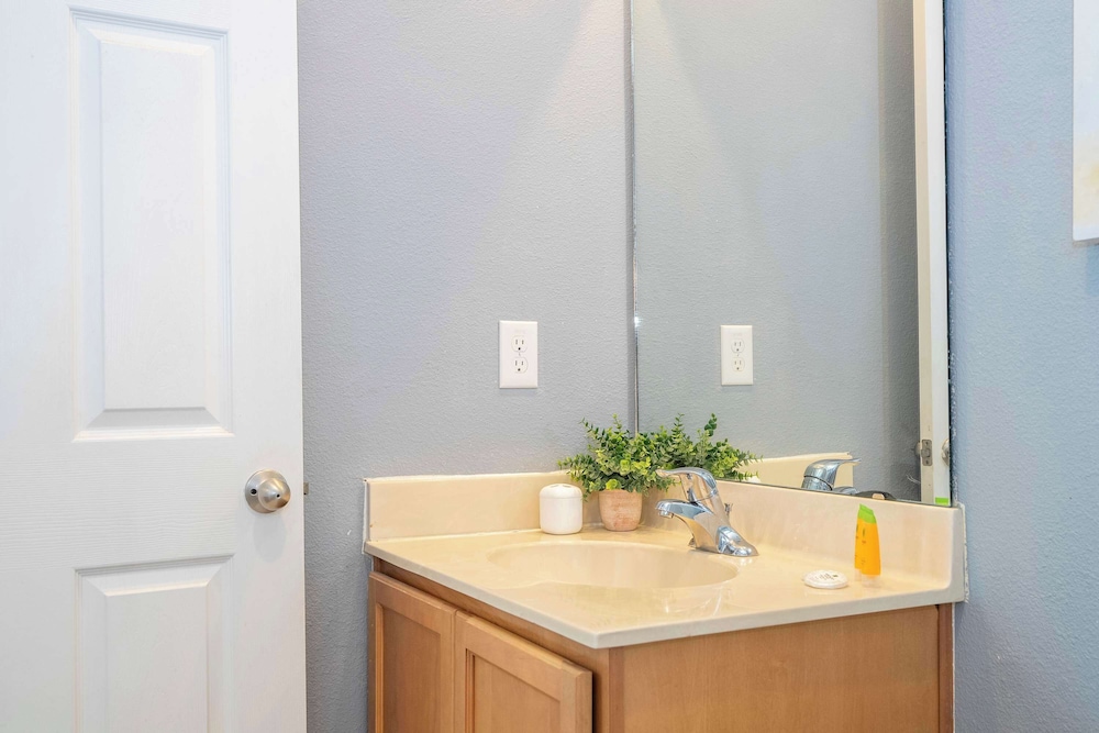 Cozy 2Bd Spa/Jacuzzi Close To Disney @ Encantada 3029