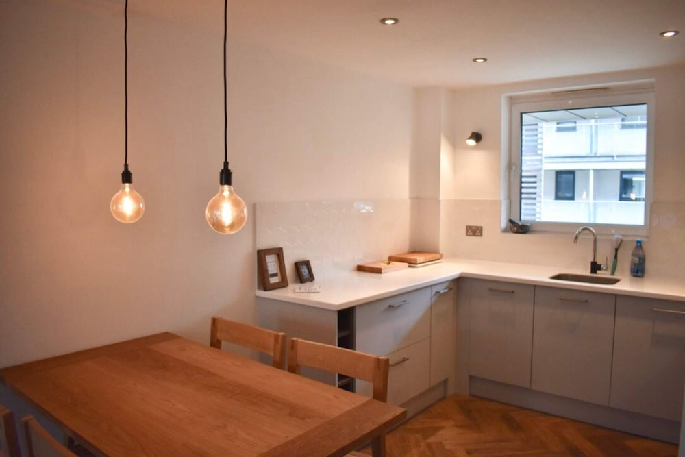 Stylish and Super-central 2 Bedroom Modern Apartment