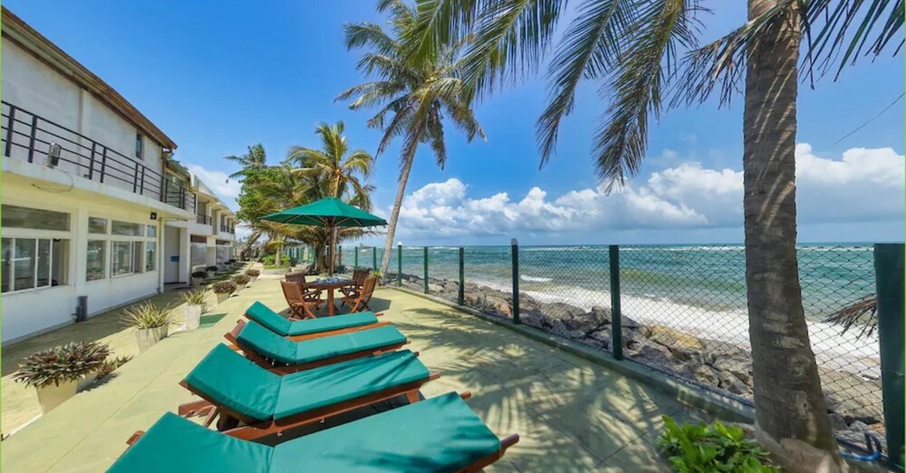 Manara Beach Resort