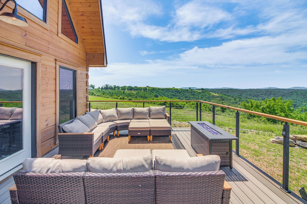 Stunning Hilham Home w/ Hot Tub, Views & Fire Pit!