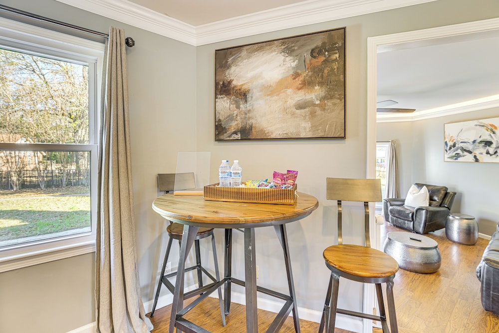 4 Mi to Dtwn Tuscaloosa: Home w/ Cozy Den!